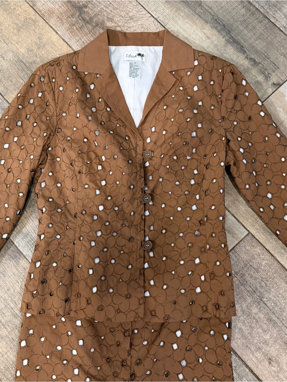 Island Republic Brown Eyelet 3/4 Blazer & Wide-Leg Capri Pants Set White Lining - Picture 3 of 10